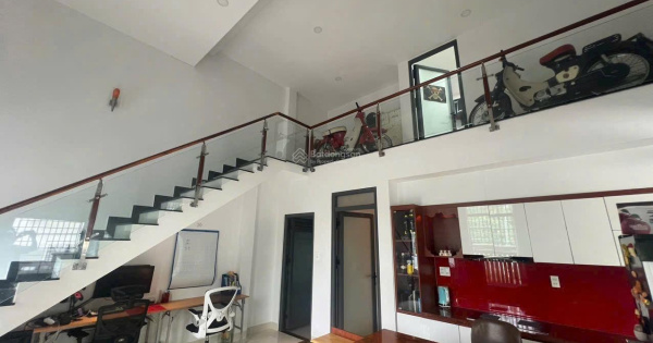 Quá rẻ bán nhà đẹp 130.5m2 3,5 tỷ hẻm ô tô đường Gò Cây Sung, sau lưng Vĩnh Điềm Trung, Nha Trang