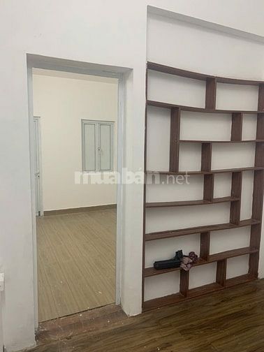 Cho thuê nhà số 8 ngách 106 ngõ Xã Đàn 2, P.Nam Đồng, DT 61,64 m2