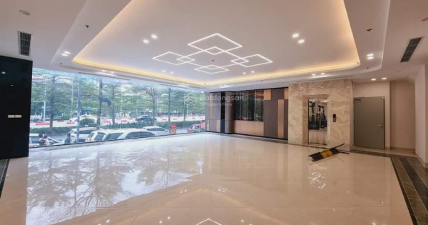 Cho thuê tòa nhà MP Trần Duy Hưng - DT 300m2 x 7 tầng. MT 13m. LH 0914 624 ***