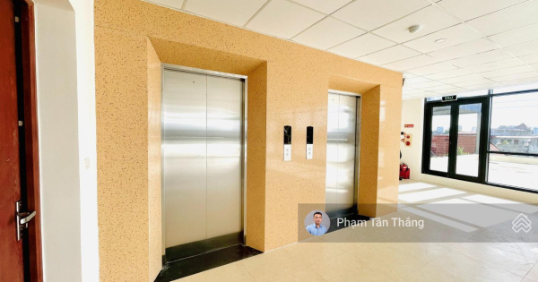 Cần cho thuê 60m2 trên tòa nhà VP mặt đường Đà Nẵng. Hạ tầng cực mới, chi phí thuê hợp lý