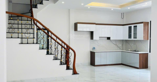 Quá rẻ. Bán nhà 4 tầng, sổ đỏ 72,3m2 tại đường Vĩnh Ninh, xã Vĩnh Quỳnh, H. Thanh Trì