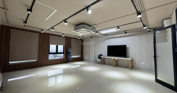 Văn phòng 50m2, 12 tr/th gần Vincom, miễn phí ngoài giờ. LH: Office Danang