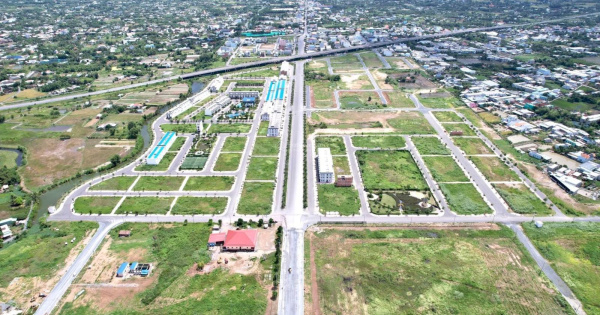 Bán gấp lô 100m2 đường 22m giá 2.5 tỷ có sổ hồng thuộc The Sol City liền kề giai đoạn 3