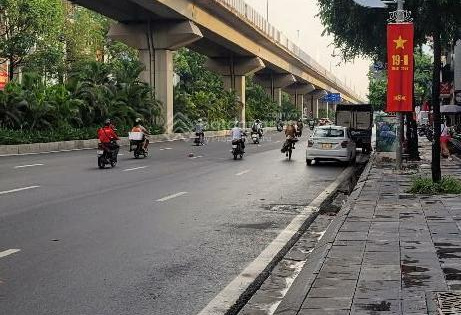 Chủ nhà chuyển đổi mục đích kinh doanh cần thanh khoản gấp nhà mặt phố Quang Trung phân lô vỉa hè