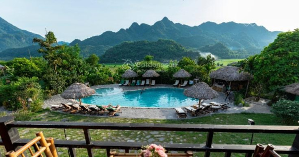 Cần bán khu villa nghỉ dưỡng cho gia đình sỡ hữu lâu dài,mặt sông cuđê 9000m2, đã Hoàn thiện đầy đủ