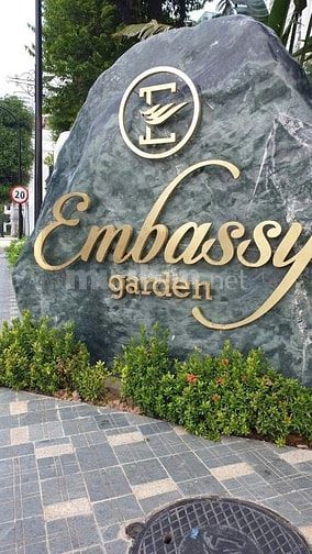 - Bán căn Biệt Thự đơn lập dự án Embassy mặt đường Nguễn Văn Huyên.