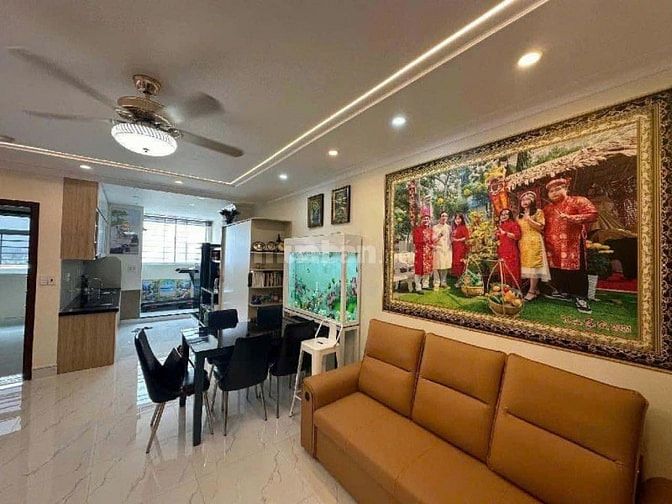 CHÍNH CHỦ CẦN BÁN CĂN HỘ 2PN DT 80M2 CHUNG CƯ H2 QUẬN 4