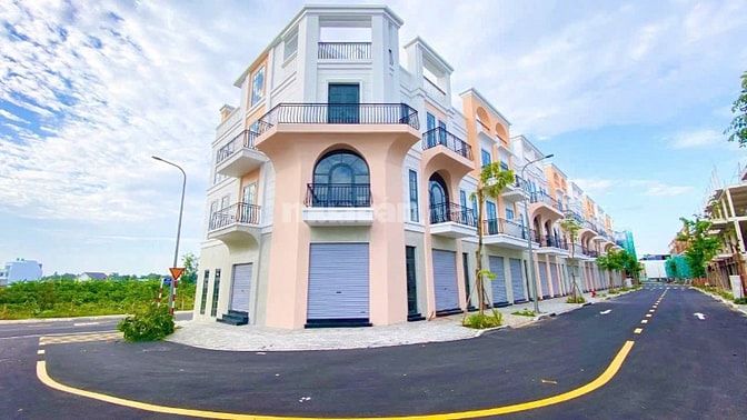 Shophouse 2 MT chợ Tân Trụ 1trệt 3 lầu-SHR.Giá 2tỷ600,cam kết thuê lại