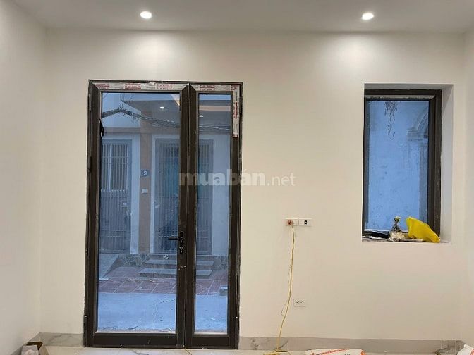 Bán nhà ngõ 58 Đường Láng, Đống Đa, 61.6m2x 4 tầng, 1 tum, MT 6.8m