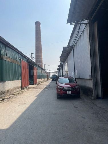 Cho thuê kho 200m2 trong Nhà Máy Gạch Đại La, Hà Nội.